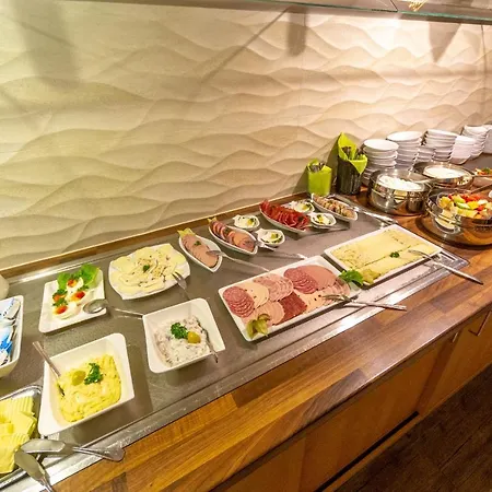 Hotel Ruegenblick 3*